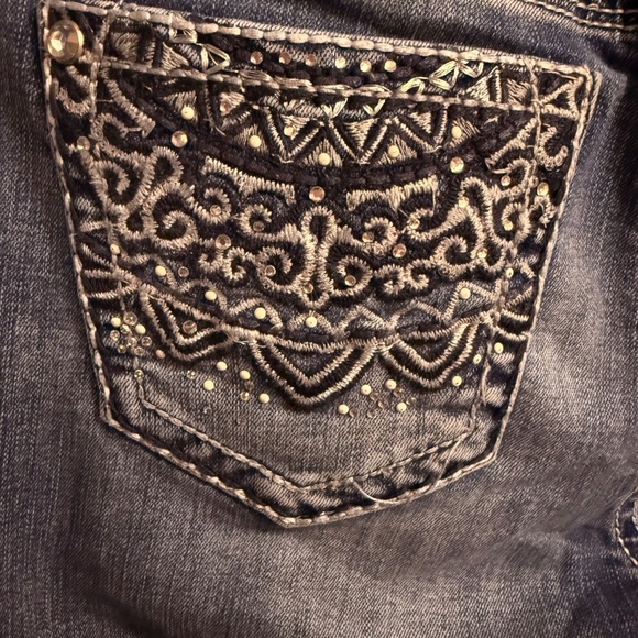 Wallflower Jeans - Picture 6 of 7
